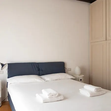 Youhosty - Nerino 10 Apartment