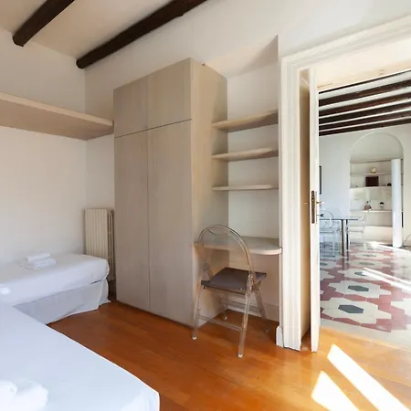 Youhosty - Nerino 10 * Milan